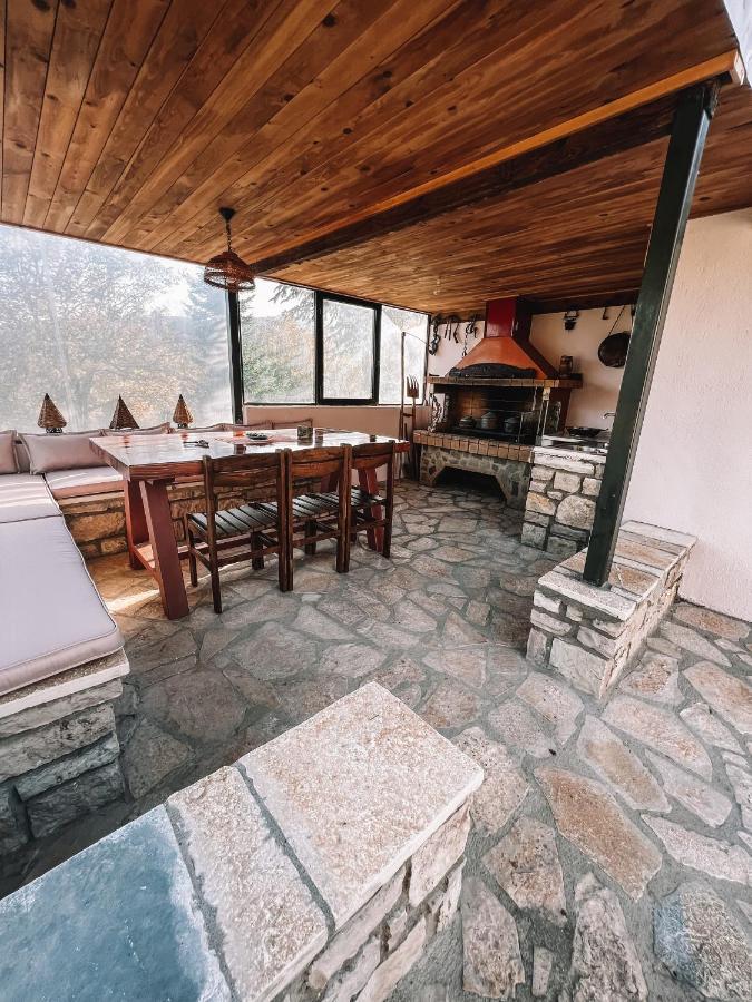 The Lady Of The Holiday home *